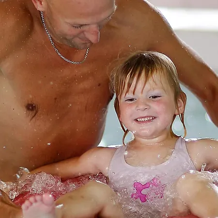 6 Person In Nyaraló Skærbæk